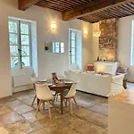 Nuit En Provence Authentique