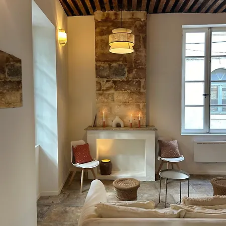 Nuit En Provence Authentique بوكير