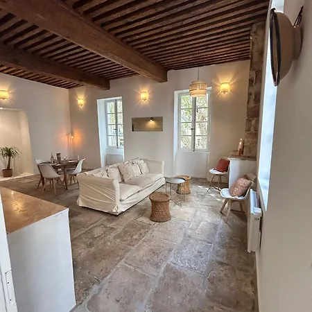 Nuit En Provence Authentique * بوكير