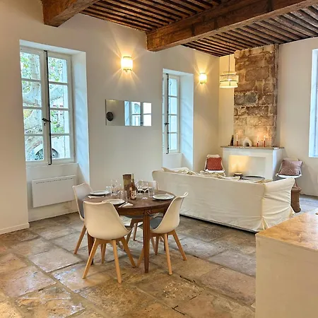Nuit En Provence Authentique