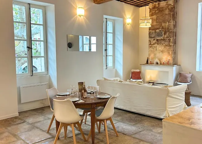 Nuit En Provence Authentique